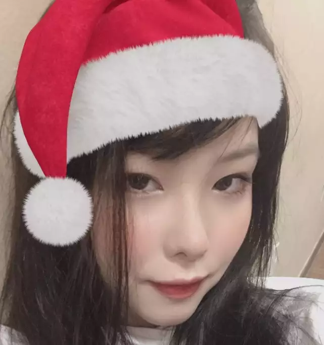 绝地求生一姐沫子地位将受到威胁？巴西女辅助爆红一天涨粉20万