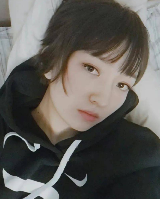 克罗地亚混血女辅助转型电竞女队，彻底转型成为主播