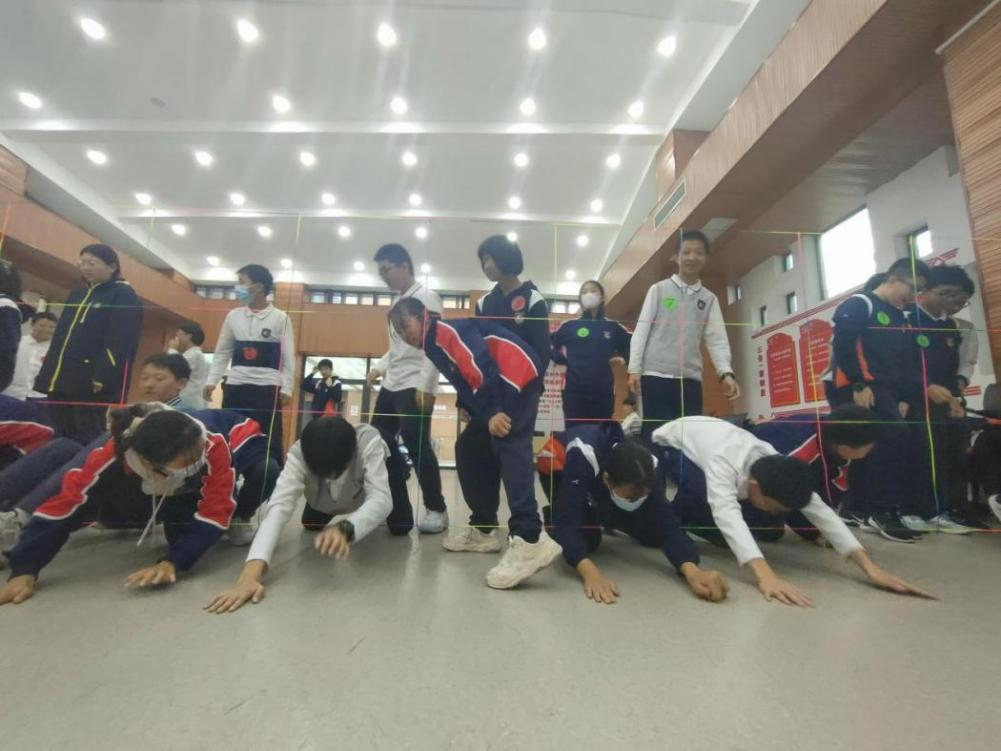 火线透视辅助穿越免费下载安装_穿越火线免费透视辅助_穿越火线透视免费辅助手机版