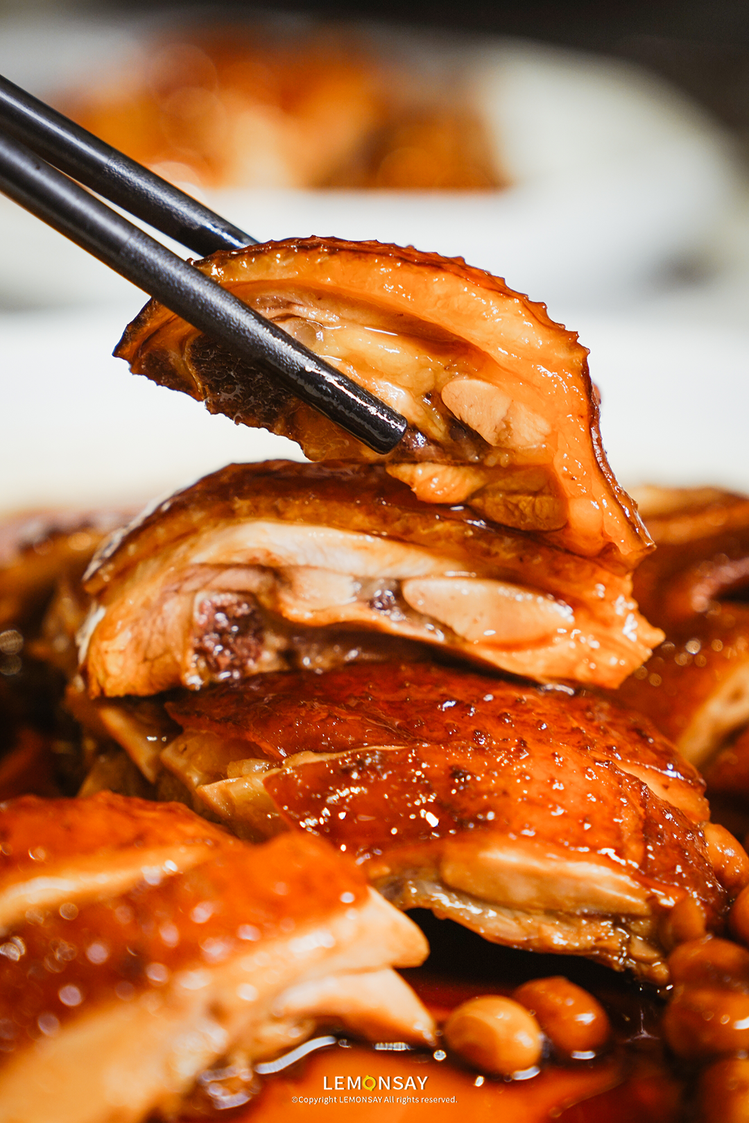 鸡有点黑可以吃吗_黑鸡吃小鸡_吃鸡黑号